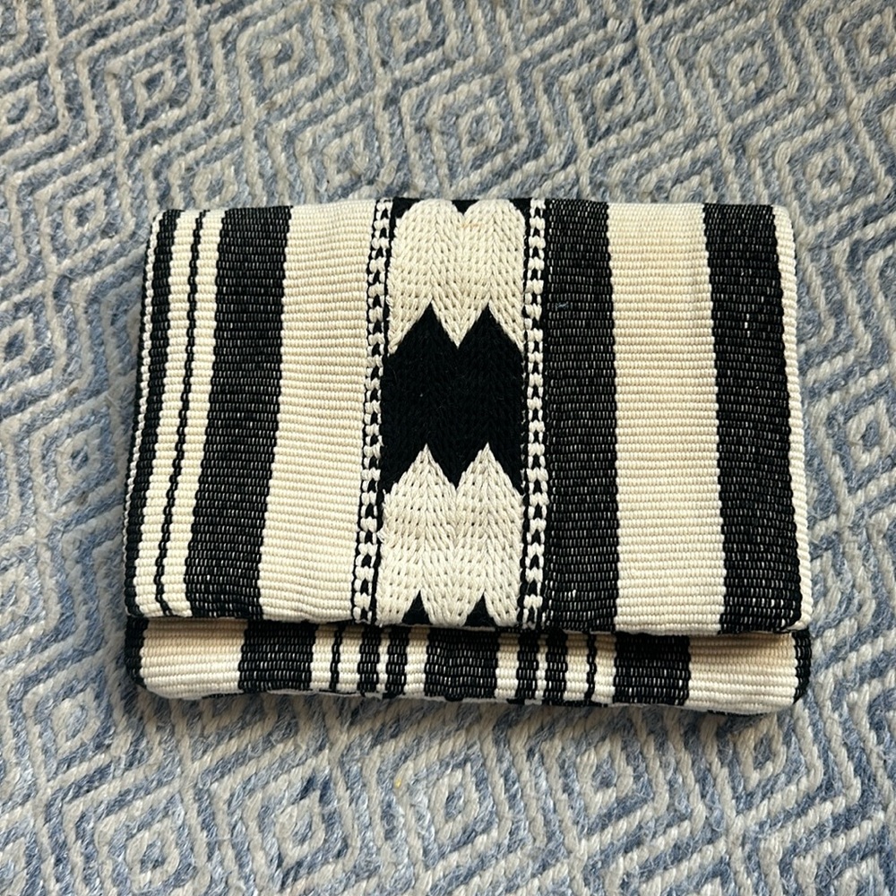 Mercado Global Carmela Clutch